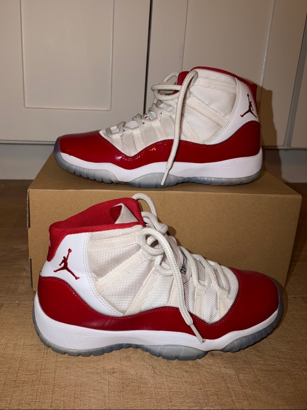 2022 Air Jordan 11 “cherry” Size 7 Youth